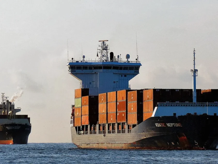 container ship 6580681 1280