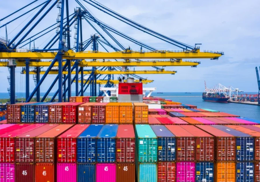 Commercial vessel underway illustrating tonnage supply trends and fleet growth across sectors